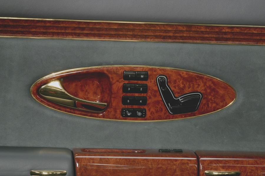 Детали интерьера Maybach 62 (V240) 2002 года  (фото 30 из 248)